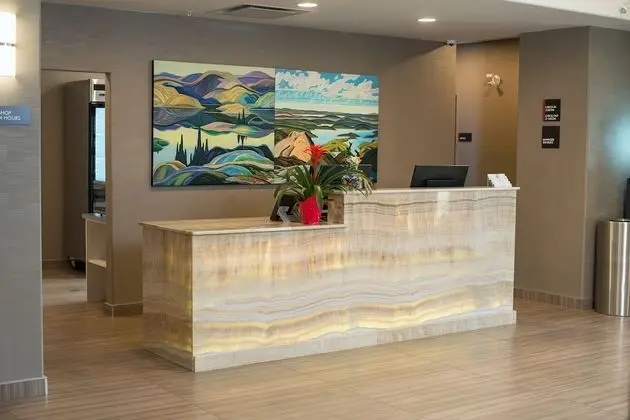 Encore Suites by Service Plus Inns - Lobi