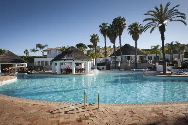 Encosta do Lago Resort