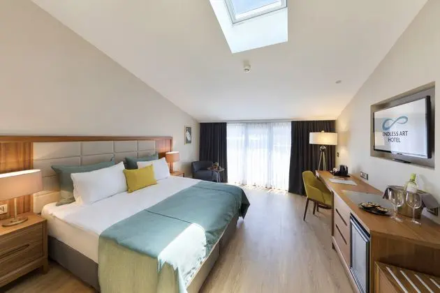 Endless Art Hotel