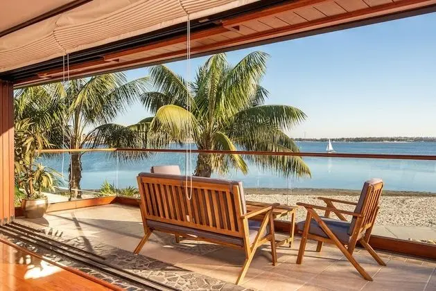 Endless Summer by Avantstay Serene Beachfront Escape w/ Sunset Views!