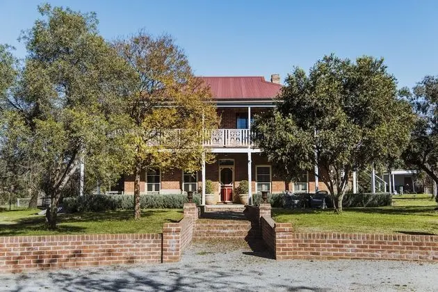 Enfield House - Dış Mekan