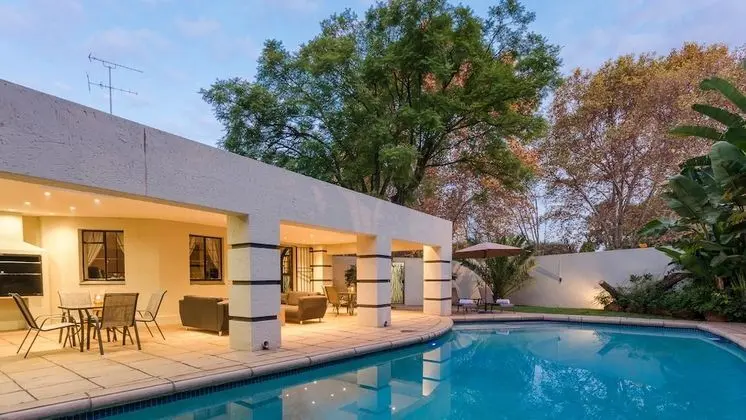 Englewold Manor Guest House - Havuz