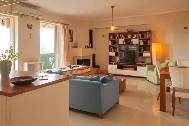Enjoy A Stunning View In The City - Oda Düzeni