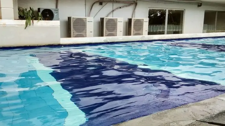 Enjoy Jakarta! Bassura City Apartment - Havuz