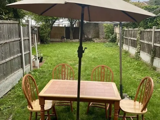 Enjoy Lovely 4 bed Apartment With Garden
