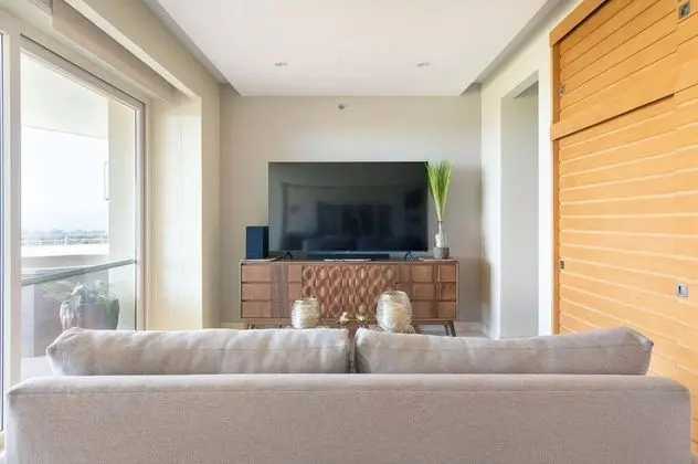 Enjoy Your Stay at a Luxury 3 Bedroom Condo With Stunning Lake Views - Oda