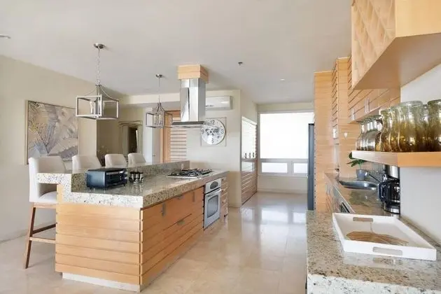 Enjoy Your Stay at a Luxury 3 Bedroom Condo With Stunning Lake Views - Oda