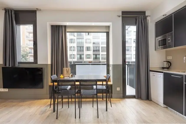 Enjoybcn Patio de Gracia Apartments - Yerinde Yemek