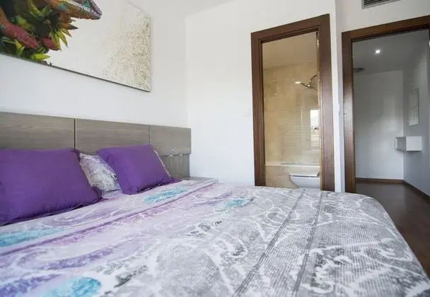 EnjoyGranada LUJO Piscina y Parking - Oda