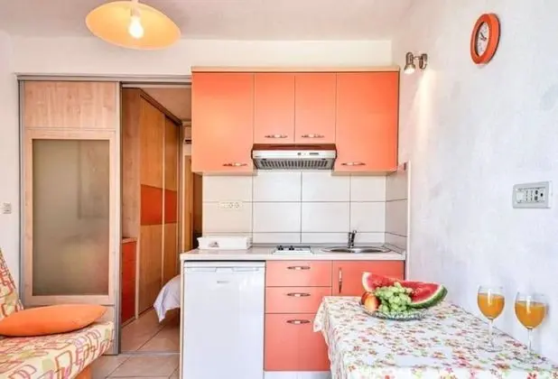 Ennio - 100m From the Beach - A1 Narančasti - Oda Düzeni