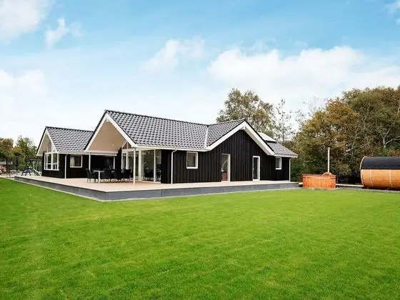 Enormous Holiday Home in Gørlev With Swimming Pool