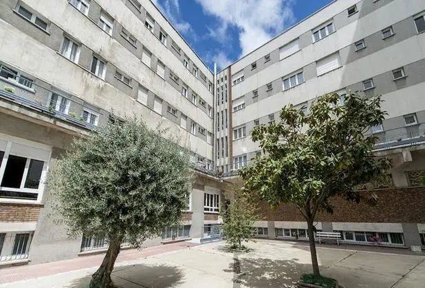 Ensuite Rooms for Women Only - LEON