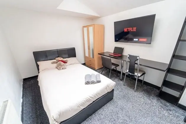 Ensuite Style Studio in Selly Oak Right by UOB