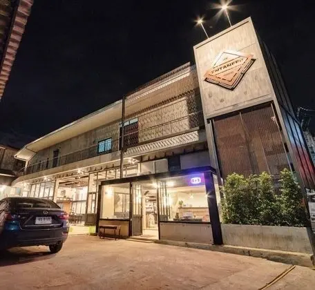 The Entaneer Poshtel - Hostel