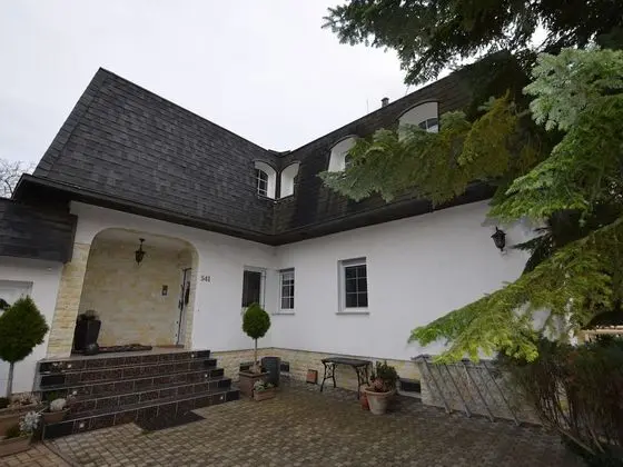 Enticing Apartment in Hostivice With Sauna - Dış Mekan