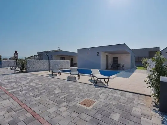 Enticing Holiday Home in Vir With Private Pool