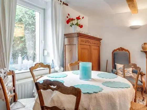Enticing Holiday Home in Viroinval near Forest - Yerinde Yemek