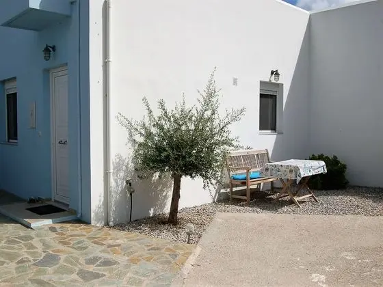 Enticing Villa in Loutra with Private Pool & Garden near Beach - Dış Mekan