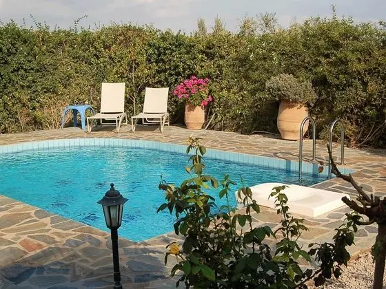 Enticing Villa in Loutra with Private Pool & Garden near Beach - Öne Çıkan Resim
