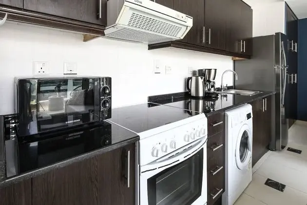 Enticing Studio in Dubai Marina - Next to Beach! - İç Mekan