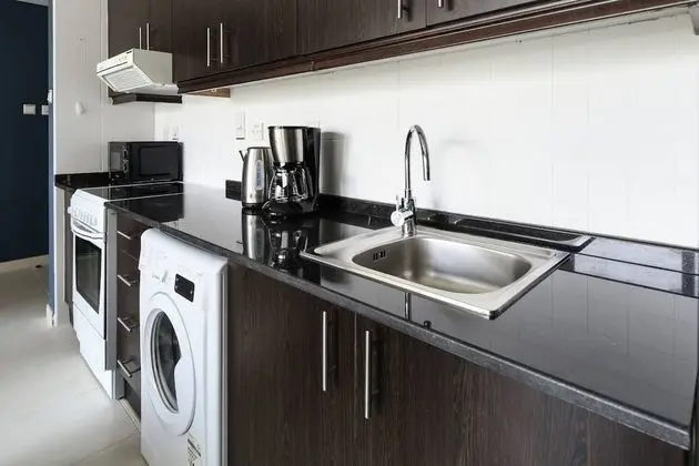 Enticing Studio in Dubai Marina - Next to Beach! - İç Mekan