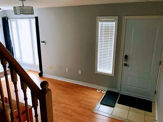 Entire 3 Bedroom Townhouse in Markham - Lobi