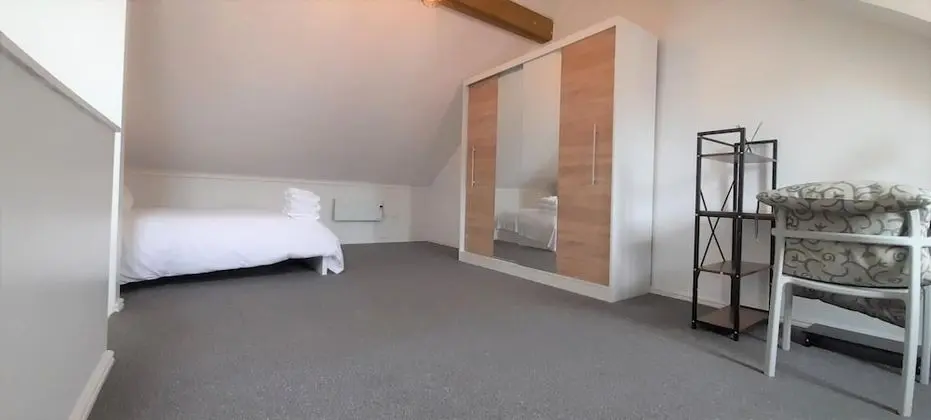 Entire Home - Cosy 3 Bedroom House Close to Levenshulme Station 13 Mins to Manchester City Centre