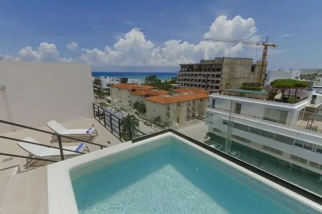 Entire Modern Apartment 2 min Walk to the Beach Private Rooftop Pool