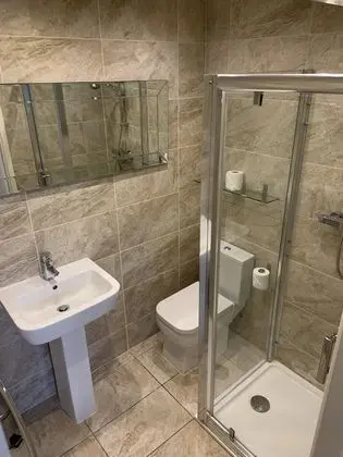 Entire Seaside Home, Sleeps 8, All En-suite Rooms - Banyo Tipleri