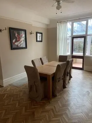 Entire Seaside Home, Sleeps 8, All En-suite Rooms - Yerinde Yemek