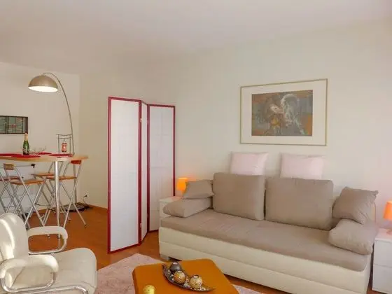 Eperon Lens in Lens With 1 Bedrooms and 1 5 Bathrooms - Oda