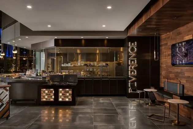 Epicurean Atlanta, Autograph Collection - Lobi