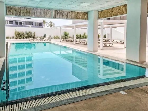 Epsilon Hotel Apartments - Havuz