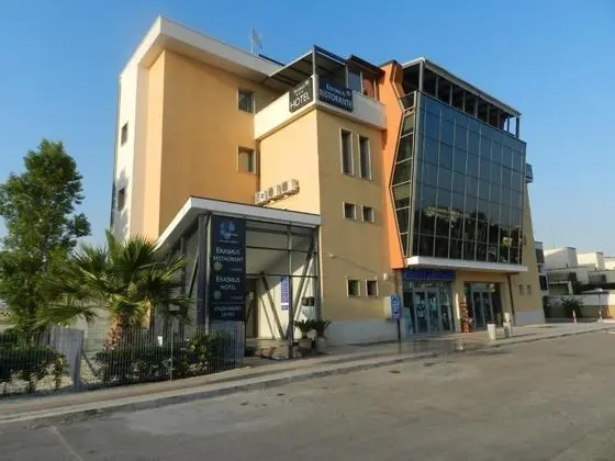 Erasmus Hotel - Dış Mekan