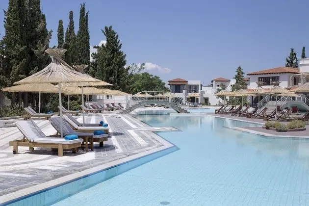Eretria Hotel & Spa Resort - Havuz