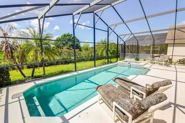 Eric's Highgate Park Vacation Home - Havuz