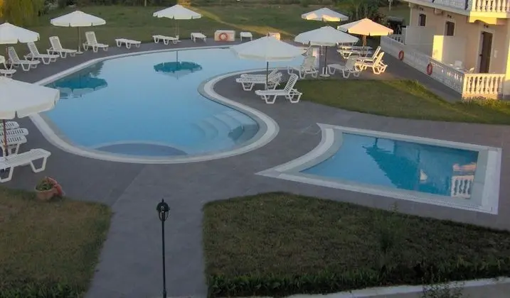 Erifili Apartments - Havuz