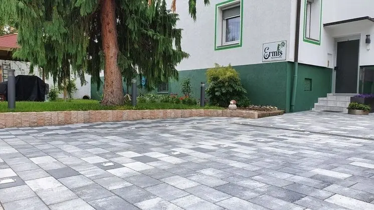 Ermis Apartments
