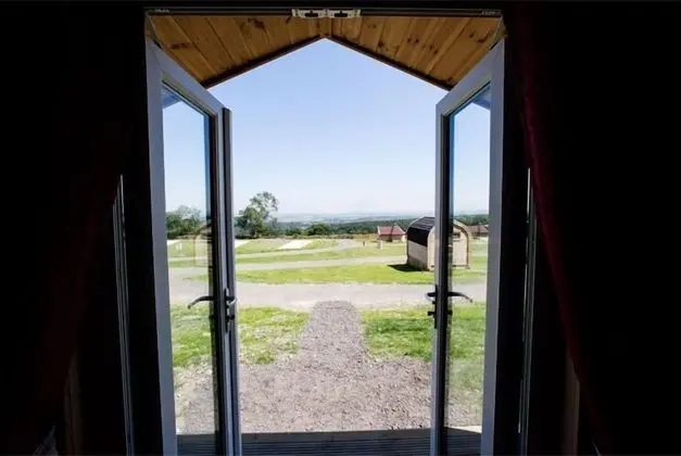 Ernest's Retreat Glamping Site - İç Mekan