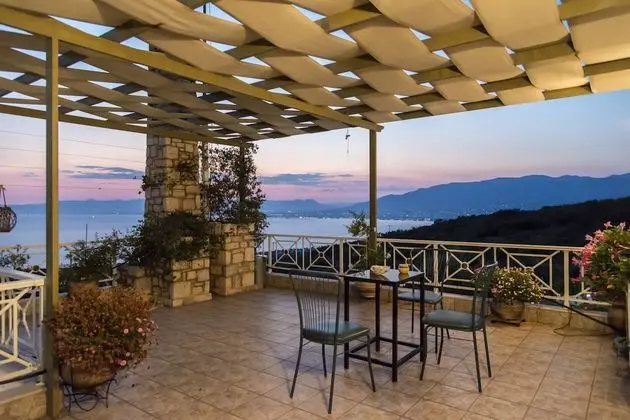 EROS Loft with Pool near Beach