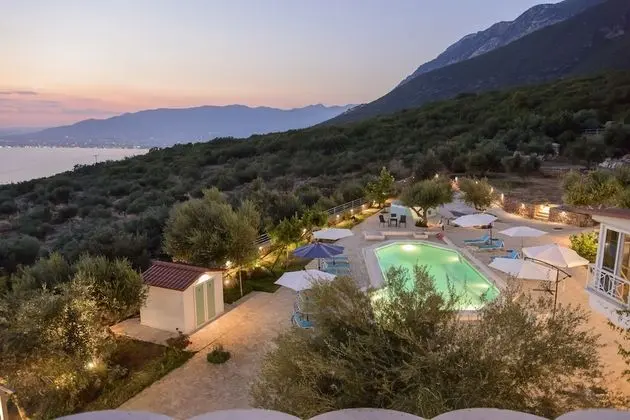 EROS Loft with Pool near Beach
