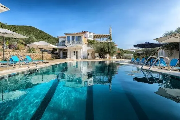 EROS Loft with Pool near Beach - Havuz