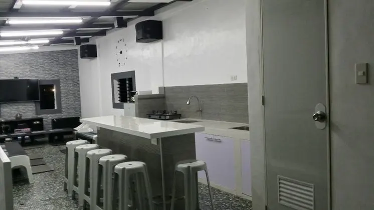 ERVoruto Hostel Makati - Yerinde Yemek