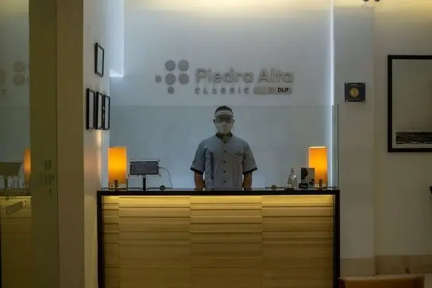Hoteles Piedra Alta by De Los Perez - Lobi