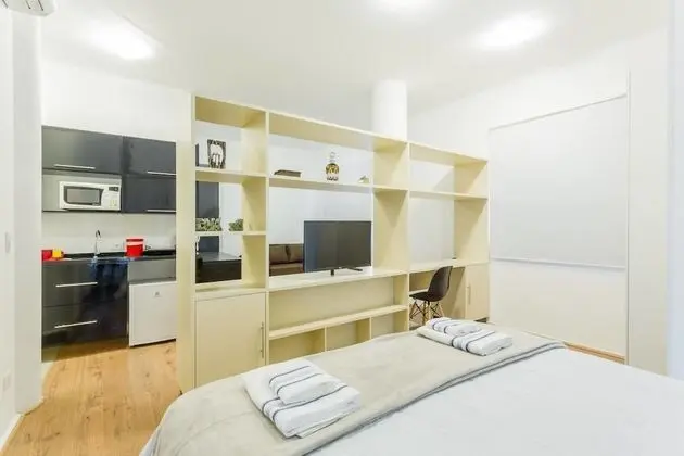 Es402 At the Historic Modernist Esther Builing