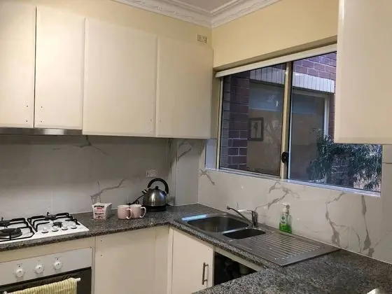 Escape to Strathfield for 8 guests - Mutfak