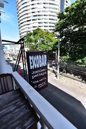 Escobar Guesthouse - Dış Mekan