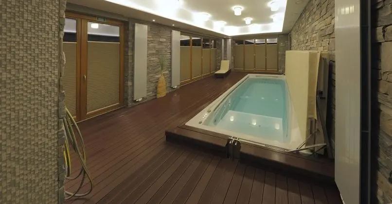 Esmarin Wellness Hotel - Havuz