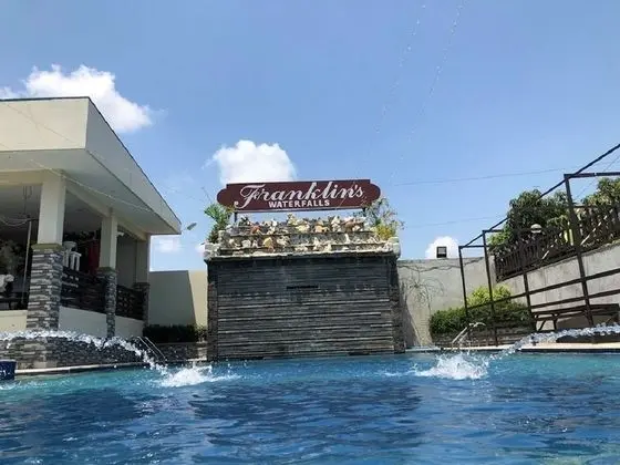 Villa Esmeralda Bryan's Resort Hotel and Restaurant - Havuz