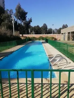 Espacioso Depto en Costa Algarrobo - Havuz
